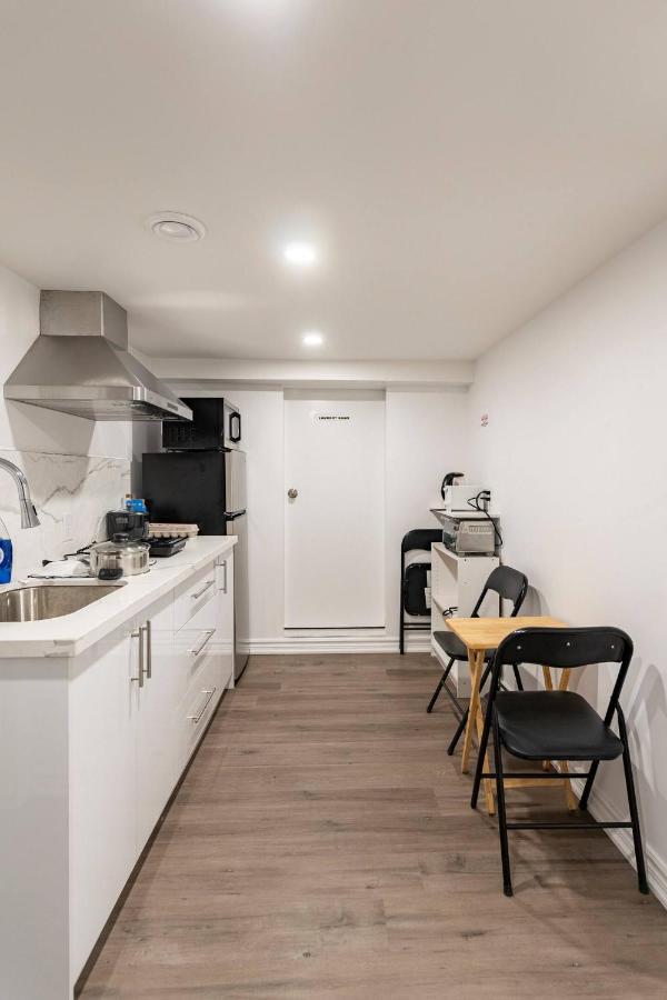 Simple & Tidy Private Rooms Toronto Exterior foto
